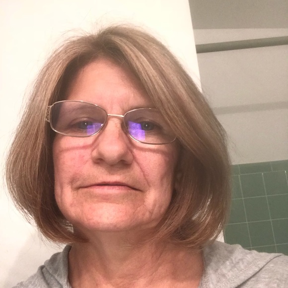 Meet your Posher, Poshmark Ambassador Joanne - Picture 1 of 1